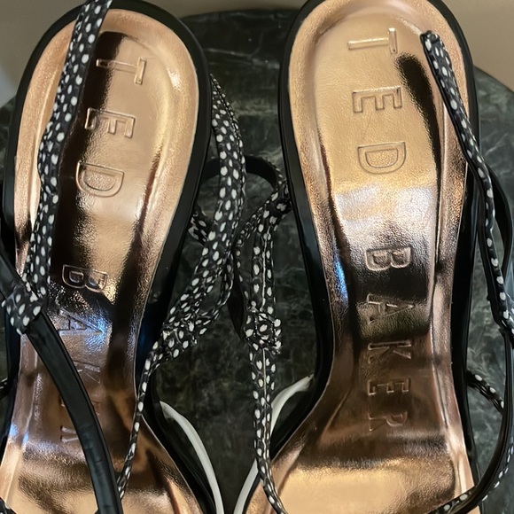 Ted Baker London Theanaa Sandals - Picture 2 of 6